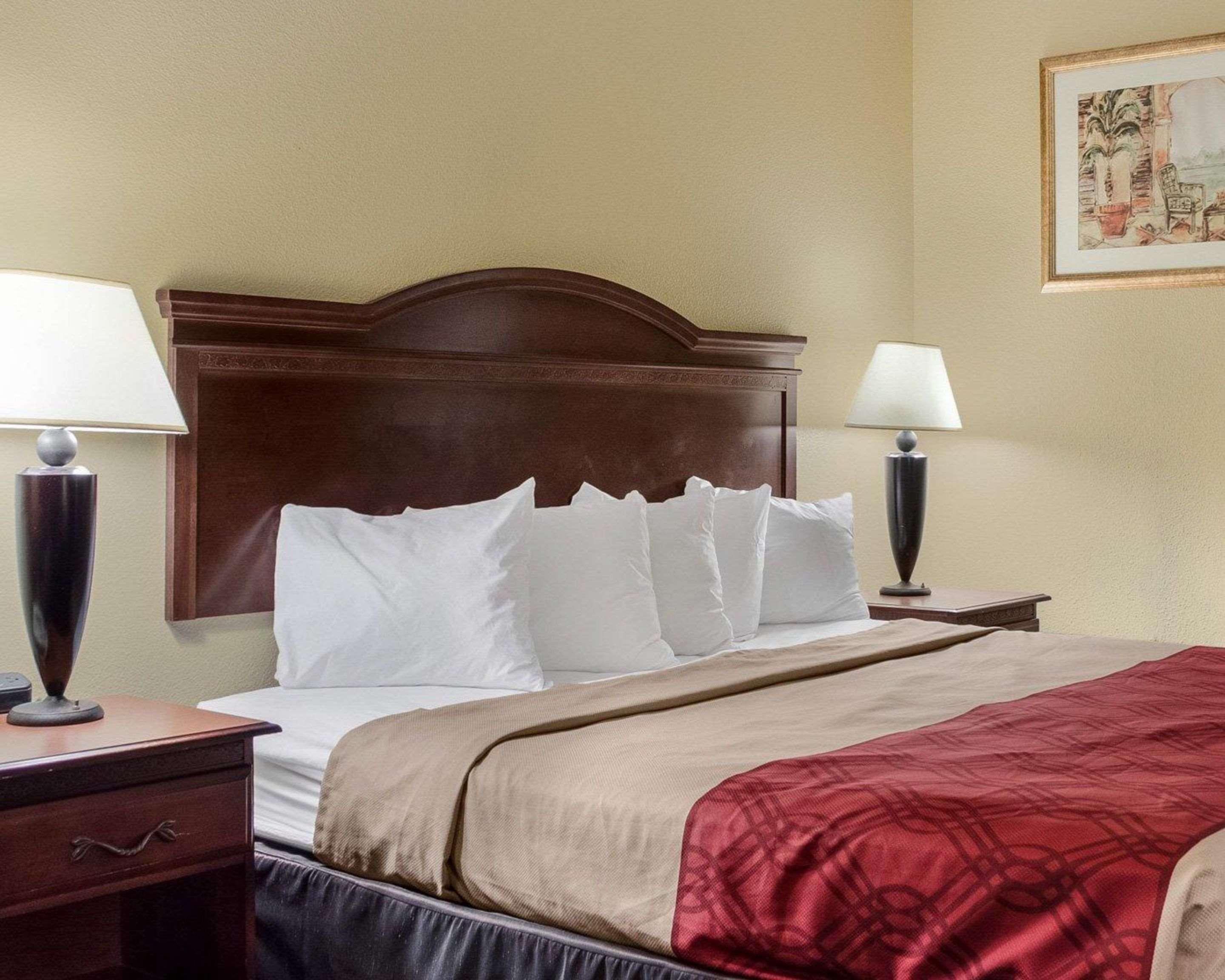 Econo Lodge By Choice Грийнвил Екстериор снимка