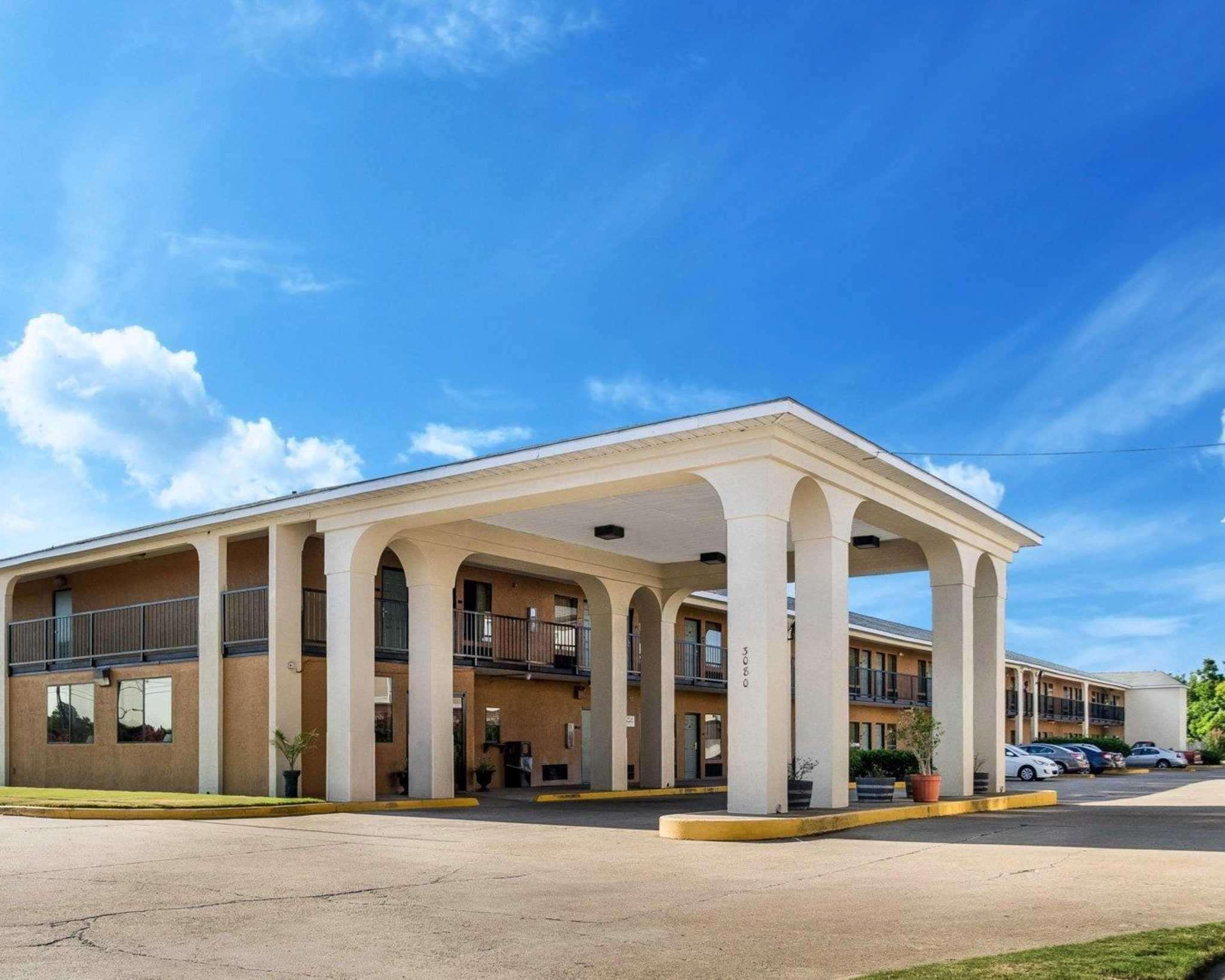 Econo Lodge By Choice Грийнвил Екстериор снимка