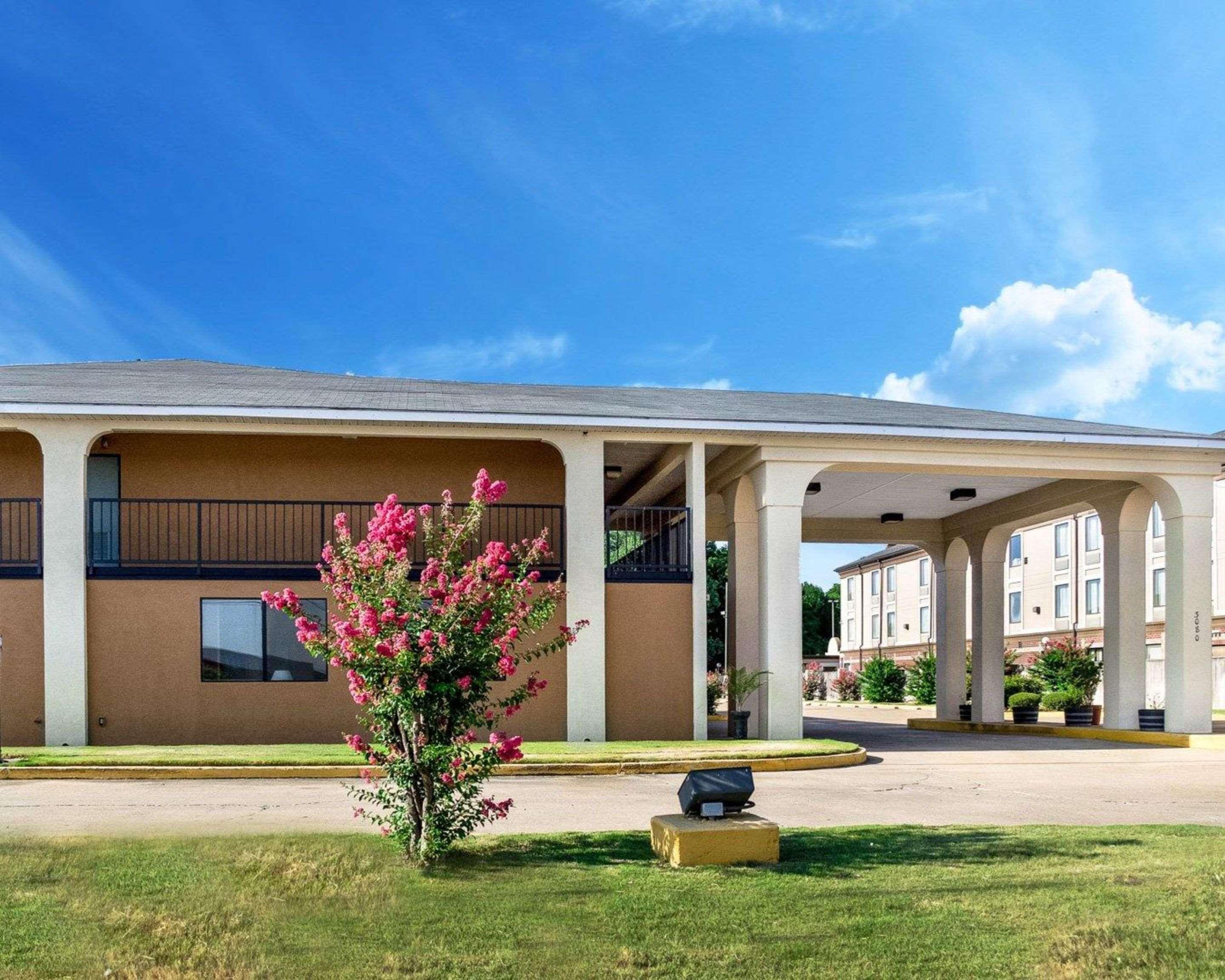 Econo Lodge By Choice Грийнвил Екстериор снимка