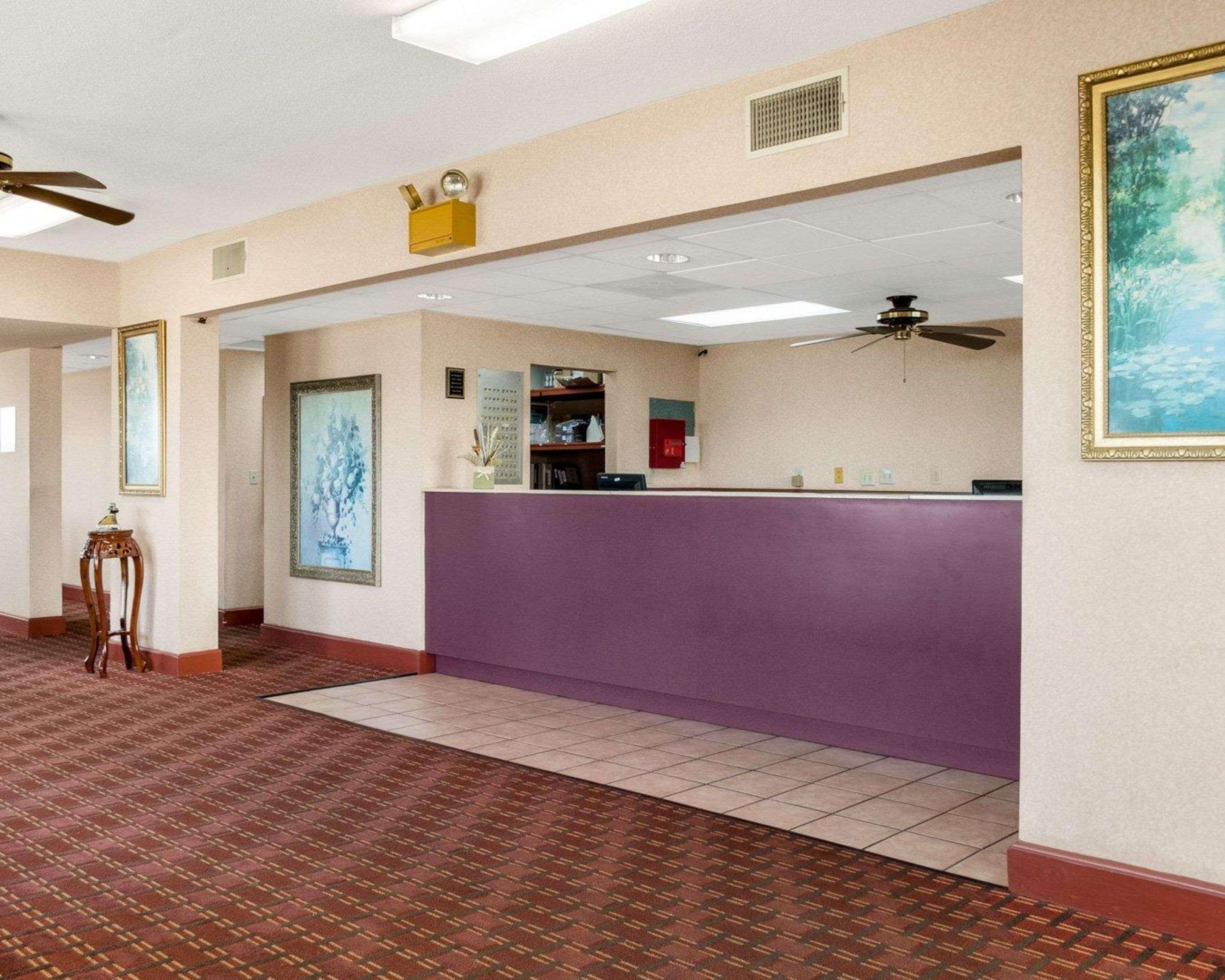 Econo Lodge By Choice Грийнвил Екстериор снимка